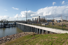 511893 De Zuidzijde van de Beatrixsluis, op de voorgrond de waterkerende damwand en de deurkasten van de 3e kolk, 2020-03-04