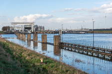 511902 Uitzicht over het verbrede Lekkanaal aan de Zuidzijde van de Beatrixsluis, 2020-03-04