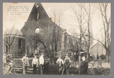 0221 Ru??ne der Ned. Herv. kerk te Alphen a.d. Rijn door brand, ontstaan 7 april 1916 des voorm. 10 uur, vernield, 1916