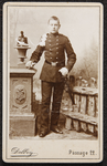 42 -27 Portret van neef Roskam, in militair uniform met sabel., 1887-01-01