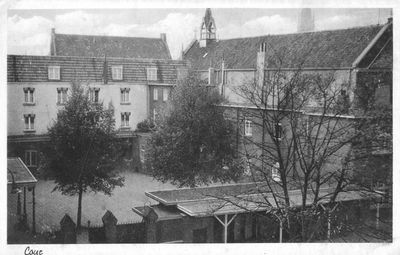 194334 De binnenplaats van huize Sint Joseph aan de Lindanusstraat te Roermond