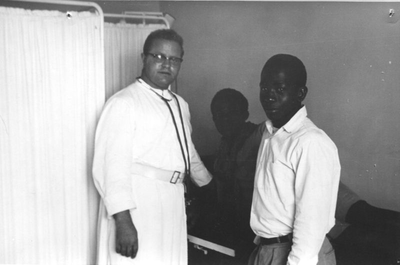 162114 Broeder Martialis in het hospitaal te Sengerema (Tanzania)