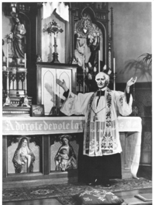 254164 Mgr. Savelbergh stichter van de congrgatie H. Joseph tijdens de eucharistie viering in Heerlen