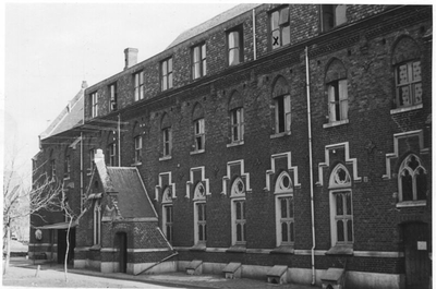 138124 Het nieuwe franciskanenklooster te Maastricht, tijdens de Tweede Wereldoorlog SS-gevangenis