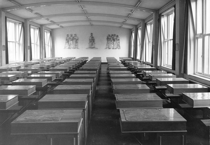 130694 Dominicuscollege in Neerbosch bij Nijmegen: studiezaal na nieuwbouw in 1953