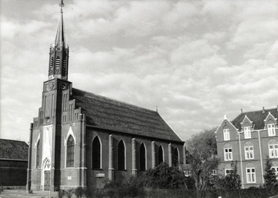 146006 Kerk, pastorie en klooster Sint Bernardus, Rijndijk 108, Hazerswoude-Rijndijk