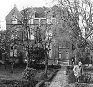 146234 Karmelklooster naast de Sint Bernarduskerk, Rijndijk 108, Hazerswoude-Rijndijk
