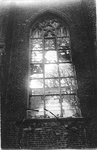 265505 Het door de brand verwoeste kloosterraam van de kloosterkerk te St. Agatha