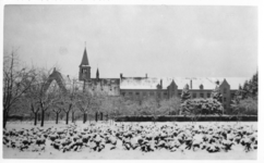 276025 Kloostertuin in de winter van het klooster Mater Dolorosa te Molenhoek (Mook)