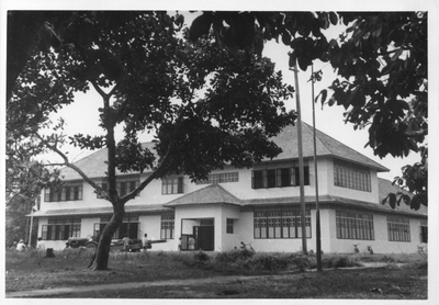 276092 Het klooster van de Passionisten te Ketapang op Borneo (Indonesië)