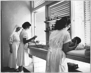 186641 De afdeling babyverzorging van het Sint Vincentius ziekenhuis te Paramaribo (Suriname)