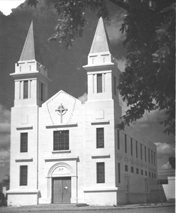 187061 Deze kerk werd in snel tempo gebouwd te Juazeiro Da Bahia (Brazilië)