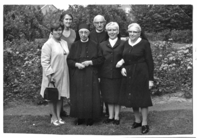 248440 Reünie van de tweede groep zusters met zuster M. Ancilla en moeder Bertranda