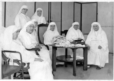 248442 Onze oudere zusters van het Elisabeth-hospitaal op Curaçao