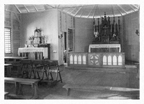 184121 Hoofdaltaar uit de Burenstraatkerk in het Angelinaklooster te Tamarin(Suriname)