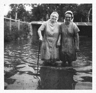 184127 Overstroming bij het klooster (Suriname)