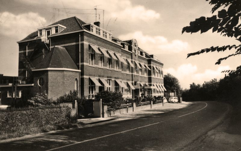 112076 Ziekenhuis O.L. Vrouw Onbevlekt Ontvangen/Op de Berg, Kerkweg 2, Schinnen (Puth)