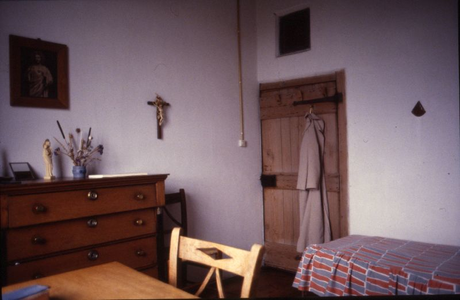 166162 Slaapkamer in klooster Soeterbeeck