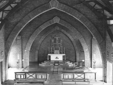 152053 Het interieur van de kapel te Kakamega, Kenia