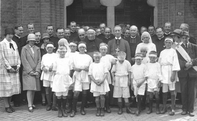 222056 Gezamenlijke doop van Bethanië-kinderen te Maastricht