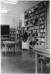 222285 Bibliotheek in het moederhuis, Bloemendaal