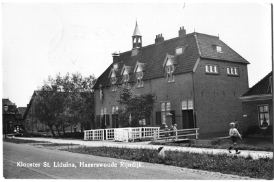 258247 Voorzijde van het St. Liduina-klooster te Hazerswoude Rijndijk