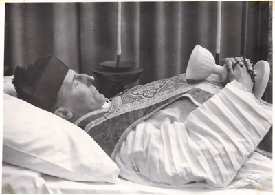 258342 Rector Merkelbach opgebaard, vierde rector van het moederhuis van 1931-1935