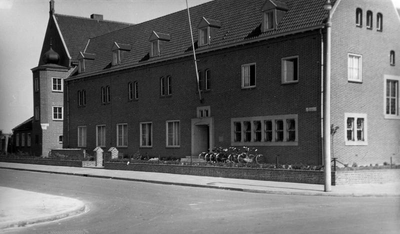 150124 Schoolhuis: O.L.V. van Loretto, Mgr. Zwijsenstraat 2, Venlo