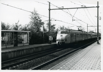  Binnenkomende trein station Bunnik richting Utrecht