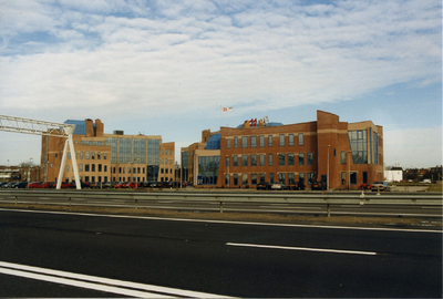  Kantoorgebouwen Kosterijland gezien vanaf overzijde A12. Rechts GTI-gebouw