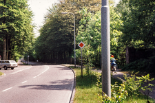 Arnhemsebovenweg bij de afslag Melvill van Carnbeelaan, met rechts een deel van de Seminariemuur