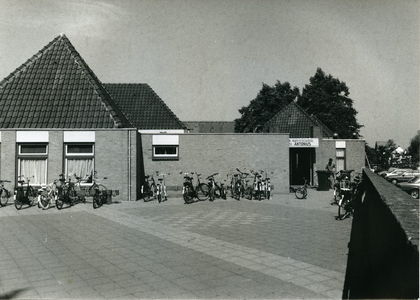  Ingang van de R.K. Basisschool St. Antonius. De kleuterschool is geâ€¹ntegreerd in de basisschool.