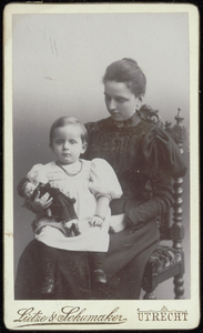  Notarisvrouw Mies Immink-Liefrinck met haar dochter Ida