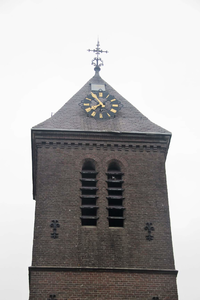  De rooms-katholieke kerk: de toren