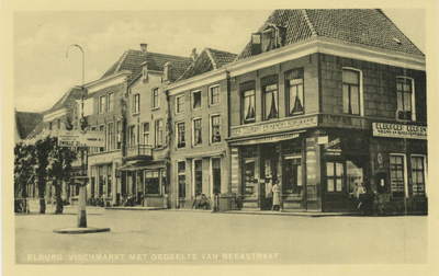 Nr.: 694 - Elburg, Vischmarkt met gedeelte van de Beekstraat Vischmarkt met gedeelte van Beekstraat