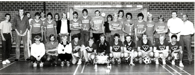 9283 - Zaalvoetbal - Spannende en sportieve strijd om Schuyn Cup