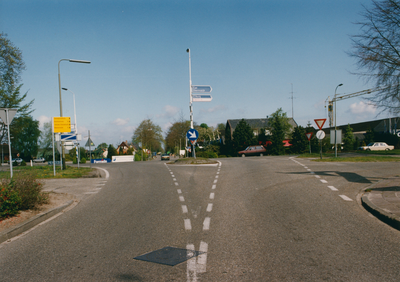 3047 - foto van serie; de foto stelt de situatie voor van vóór de reconstructie van de Elburweg en Harderwijkerweg en ...