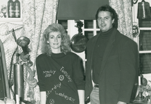4476 - Brigit (Birgit)........ en Tomi Duzevic in hun restaurant De Witte Pauw ; zie ook Nunspeter Courant van 17-11-1992