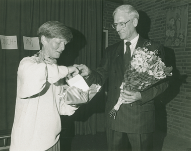 4628 - Jannie Kruijs-van de Brink 25 jaar lid van ODI. Coen Smit 12,5 voorzitter van ODI.