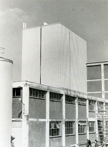 13644 - Nestlé; nieuwe poedertoren