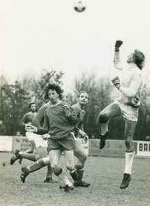 N 7042 - opname van een spelmoment uit de wedstrijd VV. Nunspeet - FC Utrecht vlnr: 1. Henny Stoffelen, 2. Gerard Beelen