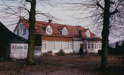 198 Zijkant Hotel 't Vosje. ( plaats van de oude speeltuin)
