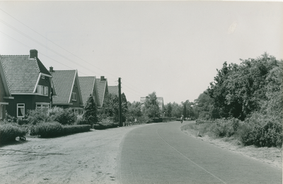 811 - Gedeelte van de Horsterweg tussen de boerderij van Hop (sociëteit) en de Groene Allee.
