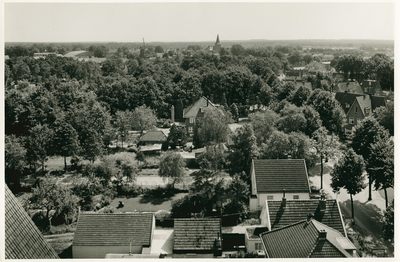 5245 - Mooie opname vanaf de Nieuwe Kerk aan de Horsterweg. Midden op de foto is de pastorie van de kerk. Op de ...