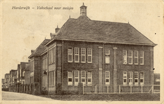 Nr.: 78 - Harderwijk - Vakschool voor meisjes aanzicht schoolgebouw