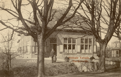 Nr.: 88 - Militair Tehuis, Harderwijk. bomen, voorgevel gebouw