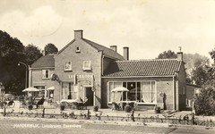Nr.: 166 - Harderwijk, Lunchroom Essenburg aanzicht gevels en terras lunchroom Essenburg II, links tabakswinkel