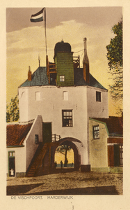Nr.: 195 - De Vischpoort. Harderwijk de witte vuurtoren met de Vischpoort , met muurhuisje