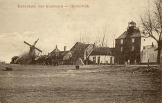 Nr.: 224 - Buitenkant met Vuurtoren - Harderwijk kijkje vanaf de zeekant over de Wellen op de molen en de vuurtoren