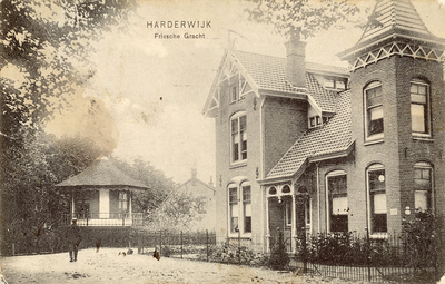 Nr.: 315 - Harderwijk Friesche Gracht Villa met theehuisje anno 1904